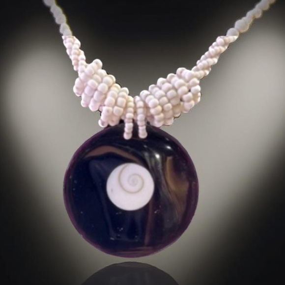 Mother of pearl necklace and seed beads NWOT - Picture 14 of 16